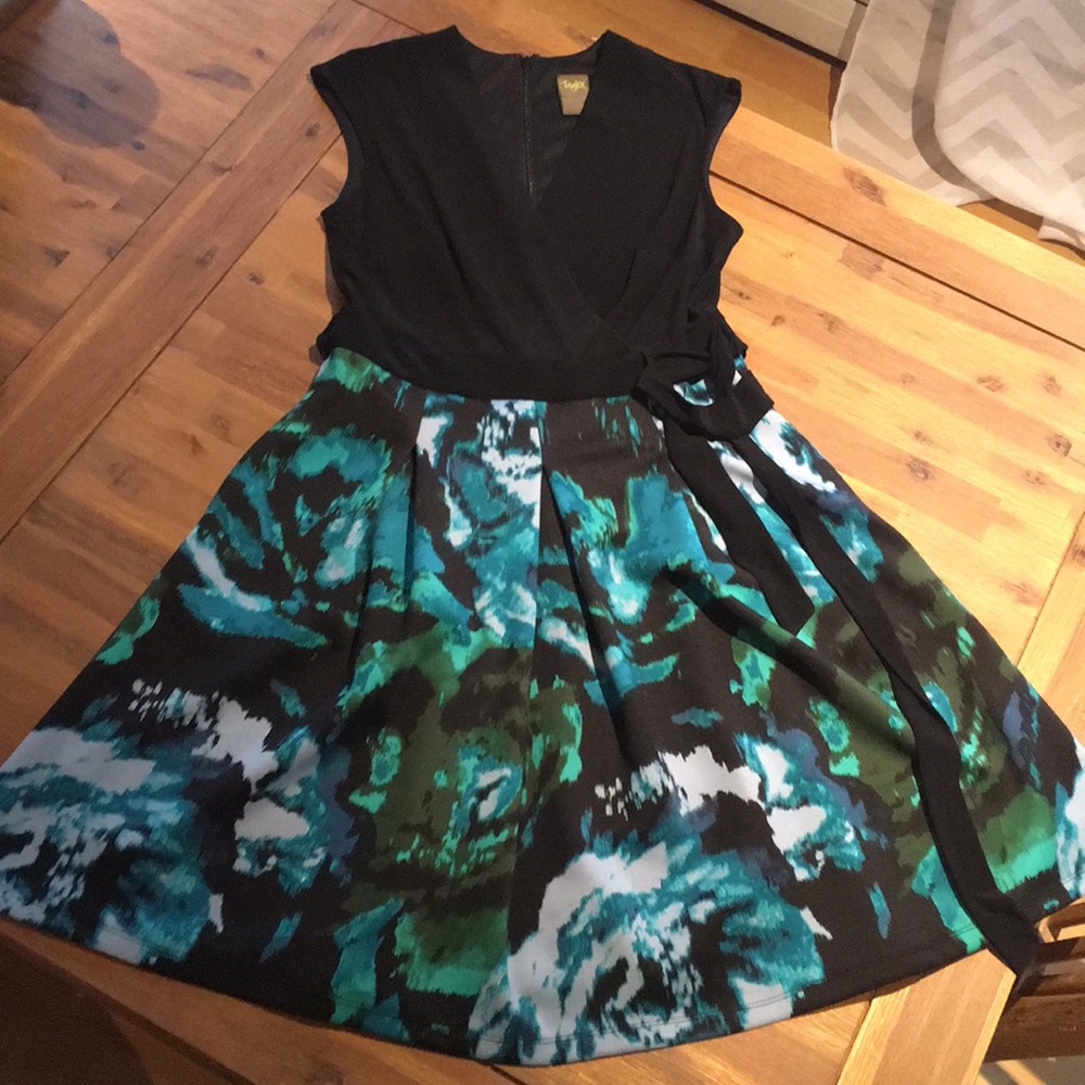 Pretty tie waist dress